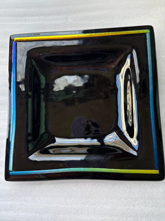Bold & Black Rimmed Plate